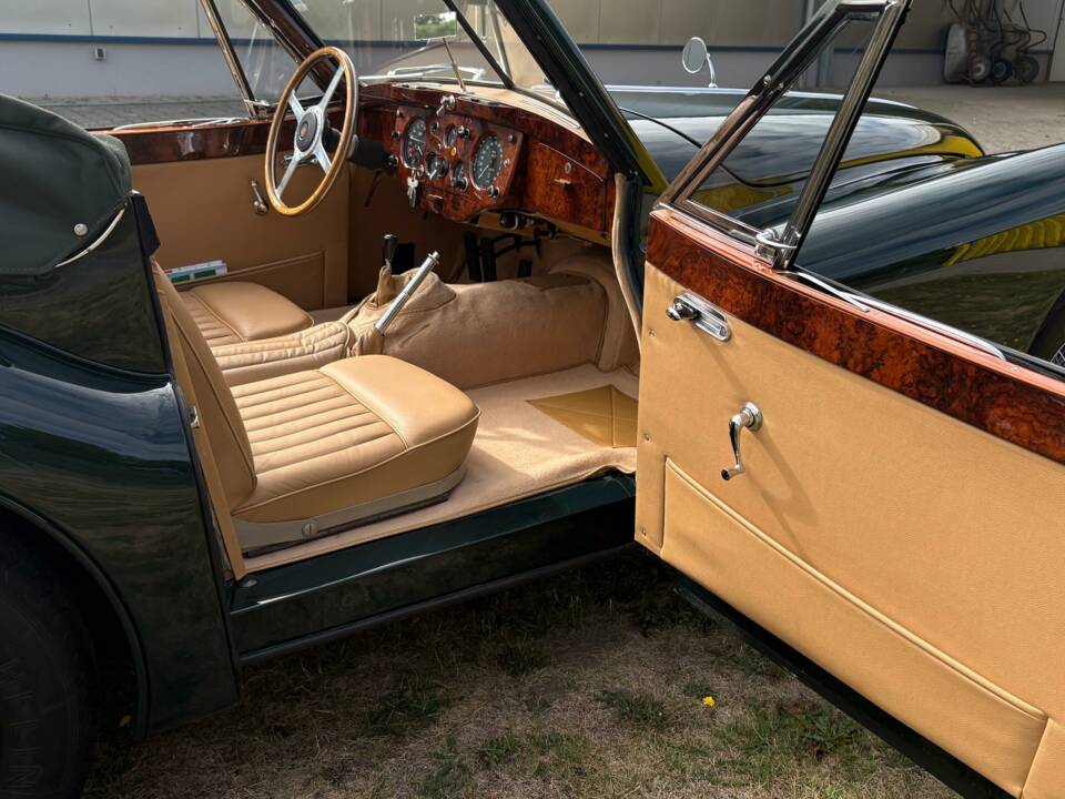 Immagine 18/24 di Jaguar XK 140 SE DHC (1955)