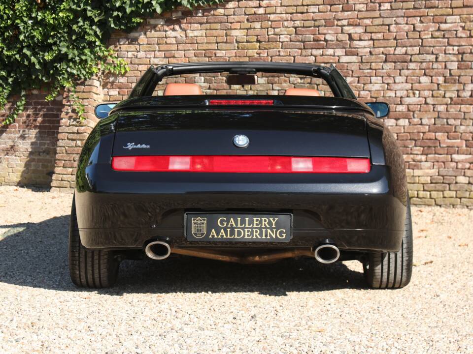 Obraz 24/50 pojazdu Alfa Romeo Spider 3.2 V6 24V (2003)