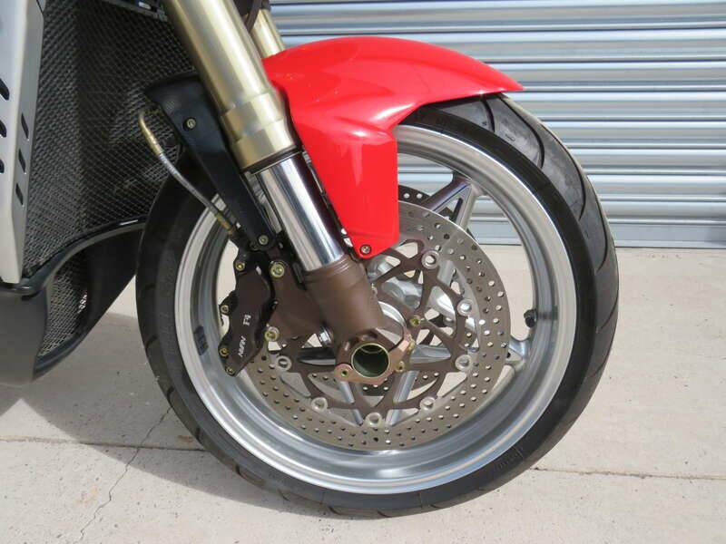 Bild 28/43 von MV Agusta Brutale 750 S (2006)