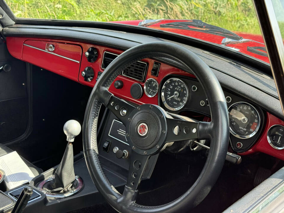 Bild 8/11 von MG MGB GT V8 (1973)