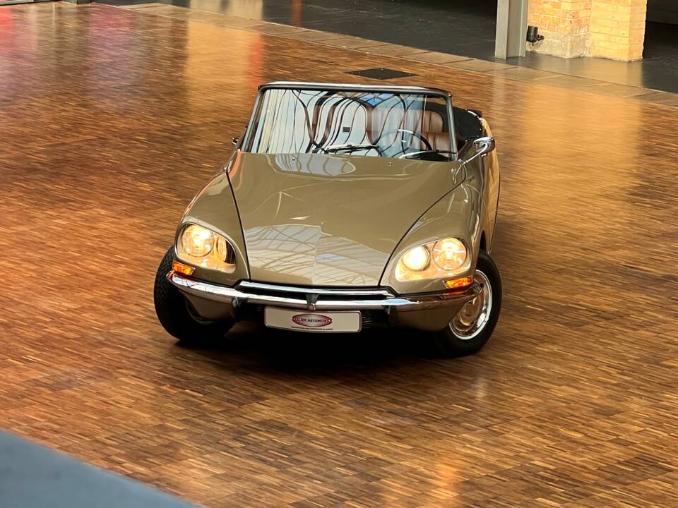 Imagen 1/31 de Citroën DS 21 Usine (1970)