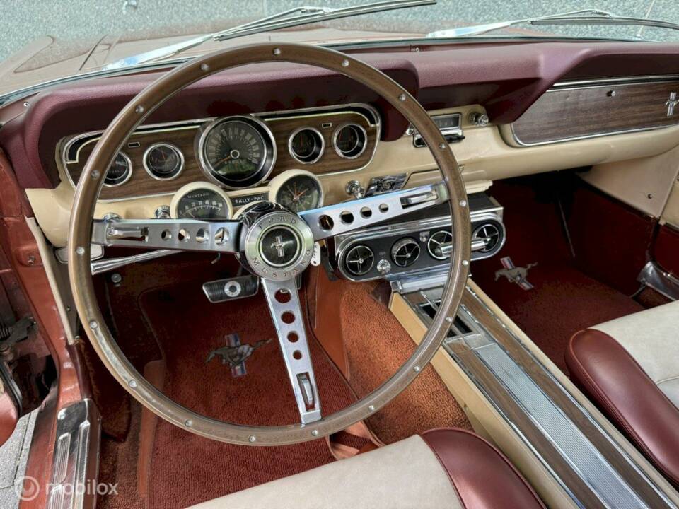 Image 13/33 of Ford Mustang GT (1966)
