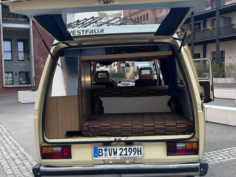 Immagine 6/19 di Volkswagen T3 Westfalia 2.0 (1980)