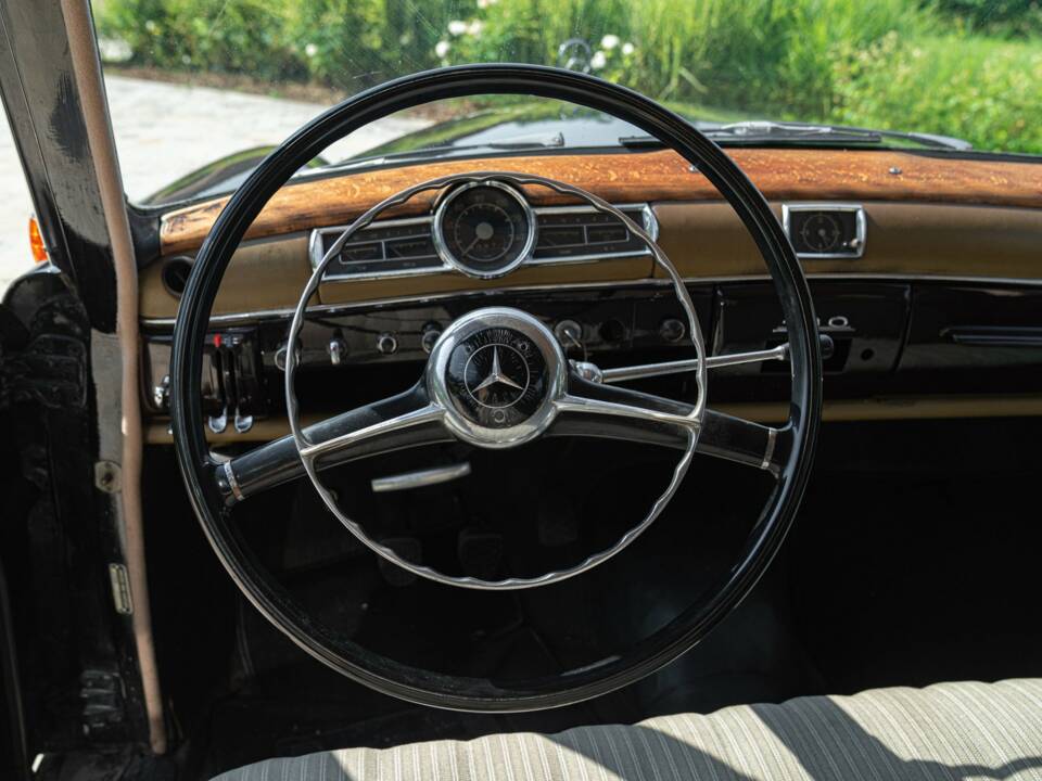 Image 36/50 of Mercedes-Benz 190 SL (1955)