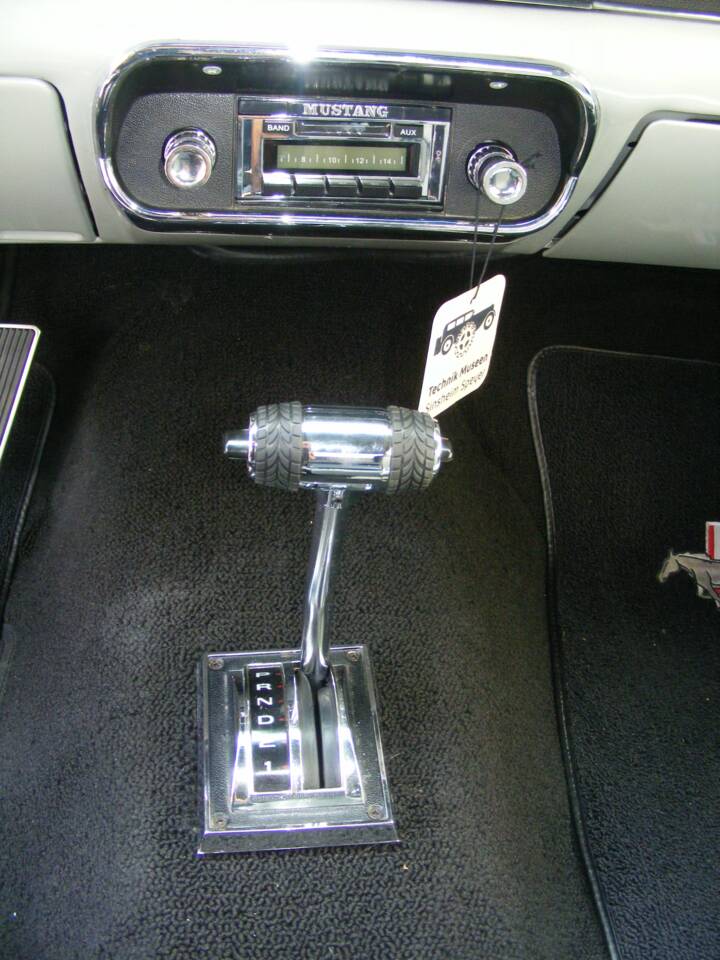 Image 14/46 of Ford Mustang 289 (1968)