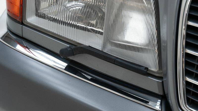 Bild 8/15 von Mercedes-Benz 300 SE (1992)