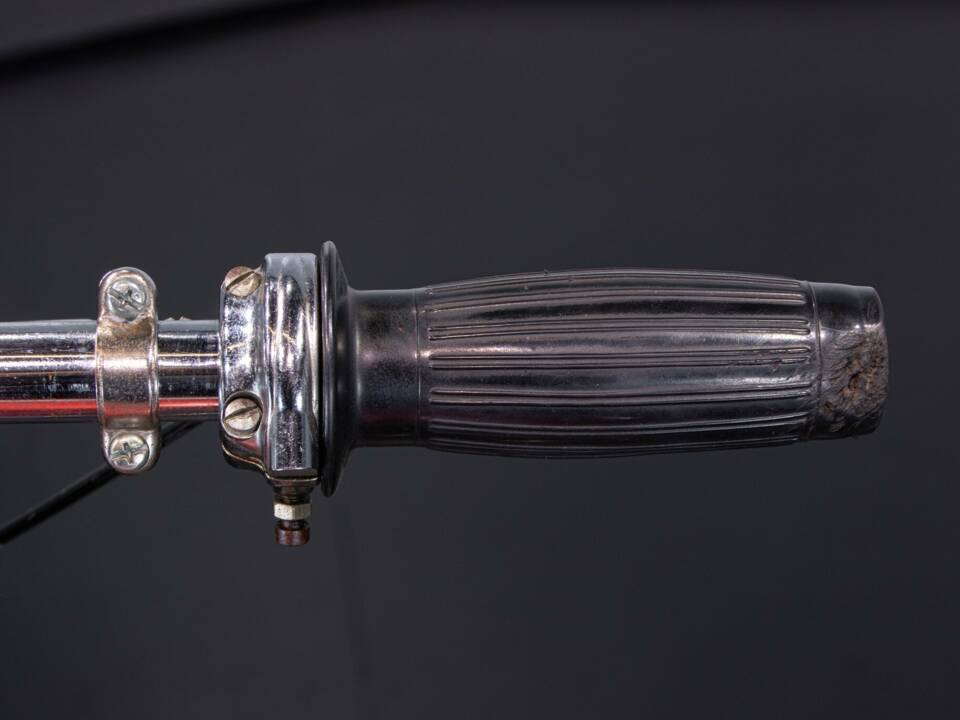 Image 23/50 of Triumph DUMMY (1969)