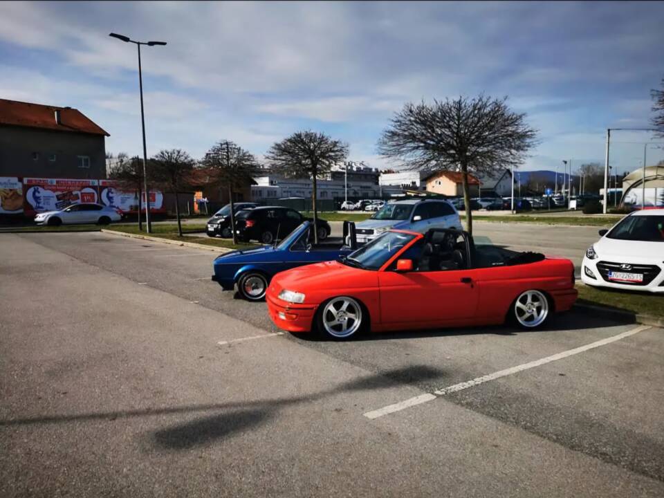 Bild 11/11 von Ford Escort 1.8 16v (1991)