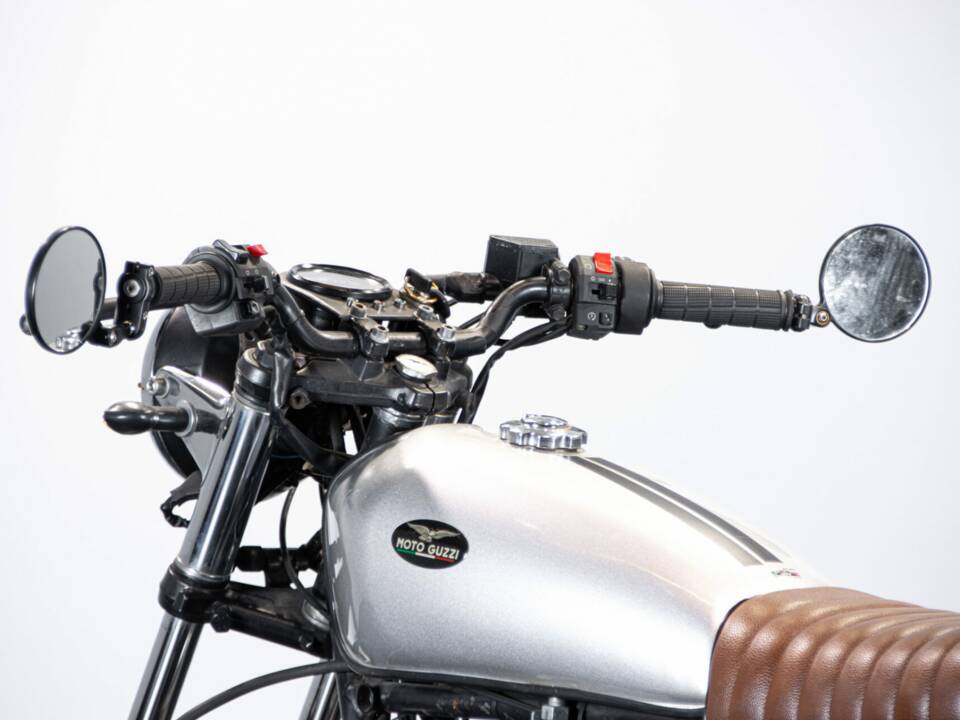 Bild 44/50 von Moto Guzzi V 35 III (1986)