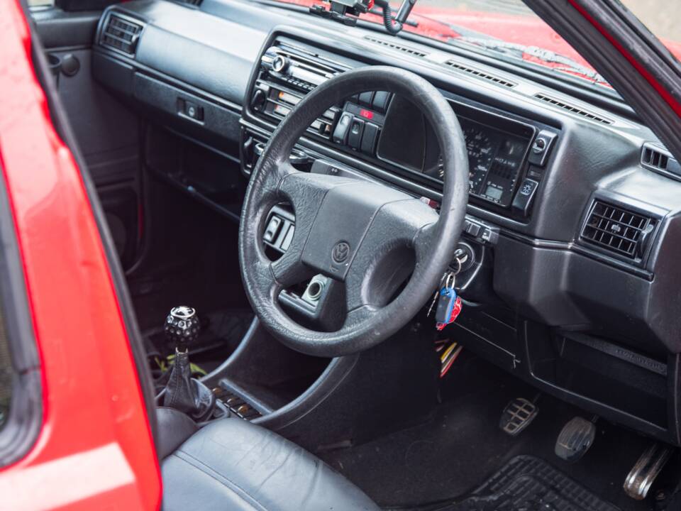 Image 38/50 de Volkswagen Golf III GTI 2.0 (1992)