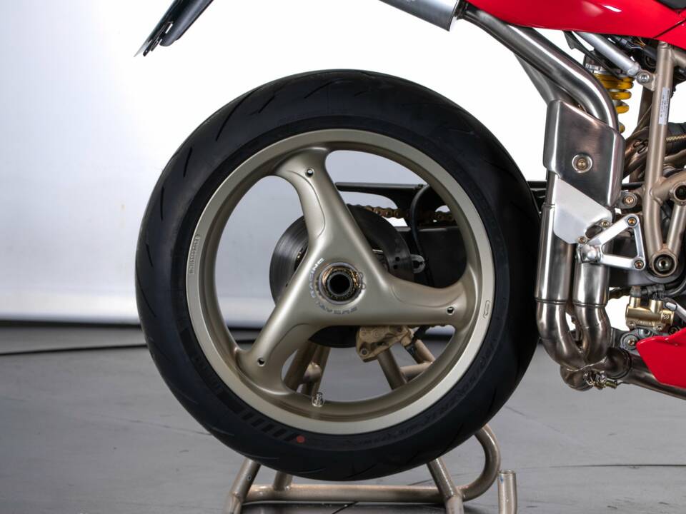 Image 38/50 of Ducati DUMMY (1995)