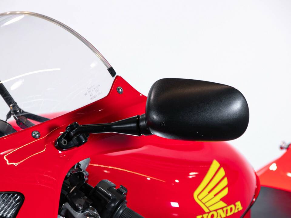 Bild 38/42 von Honda DUMMY (2000)