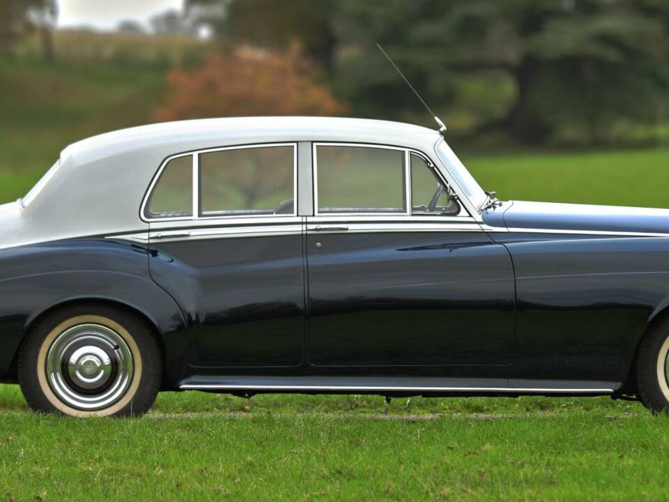 Image 8/50 of Rolls-Royce Silver Cloud I (1958)