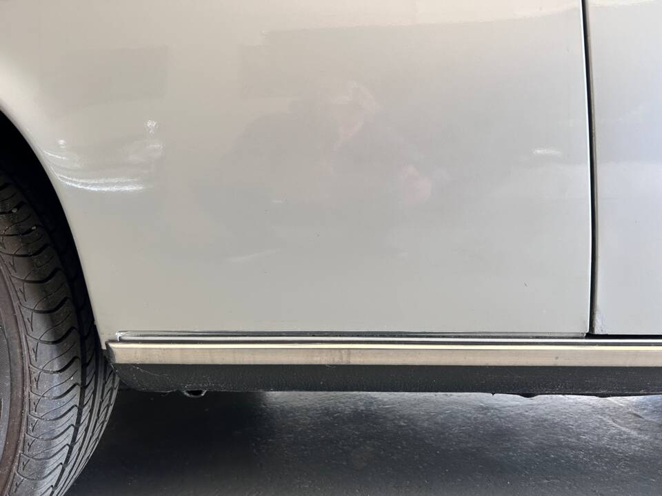 Image 22/61 of Mercedes-Benz 280 CE (1974)