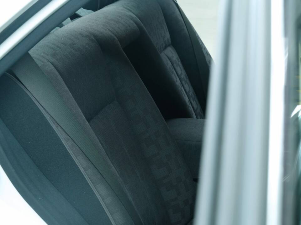 Bild 24/50 von Mercedes-Benz 300 SE (1992)
