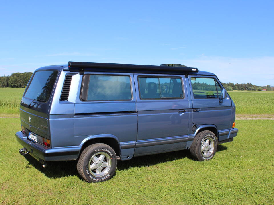 Image 4/10 de Volkswagen T3 Multivan 1.6 TD Bluestar &quot;Hannover Edition&quot; (1989)