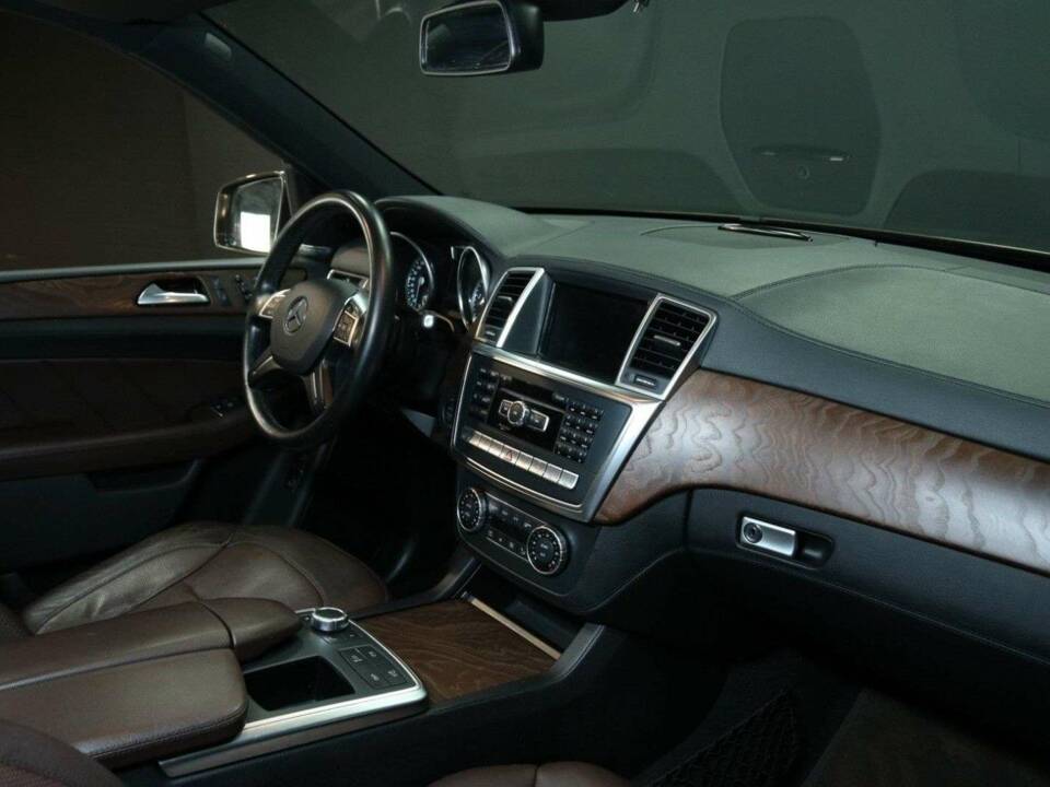 Bild 32/50 von Mercedes-Benz GL 350 BlueTEC 4MATIC (2016)