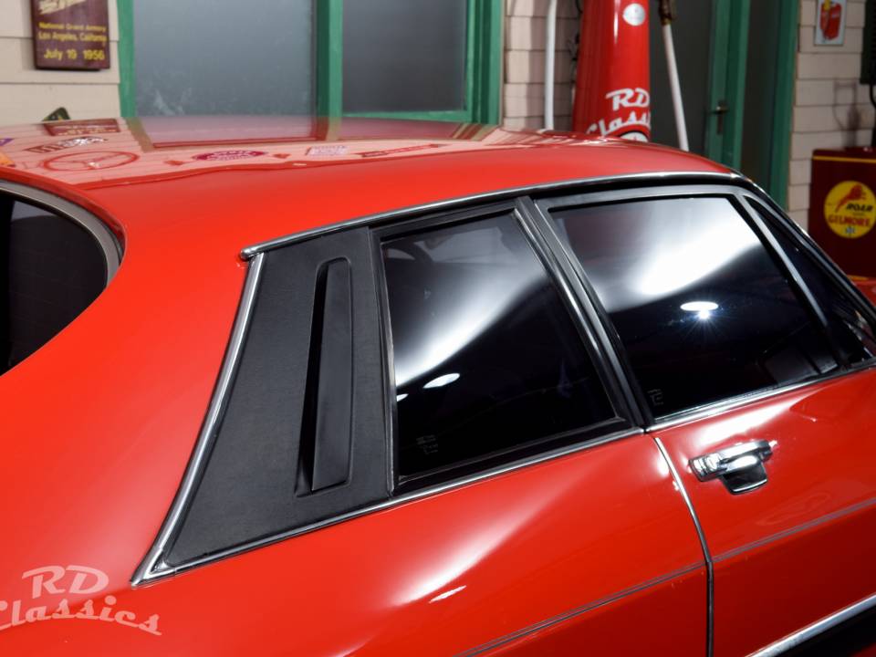 Image 41/43 of Jaguar XJ-S V12 (1990)