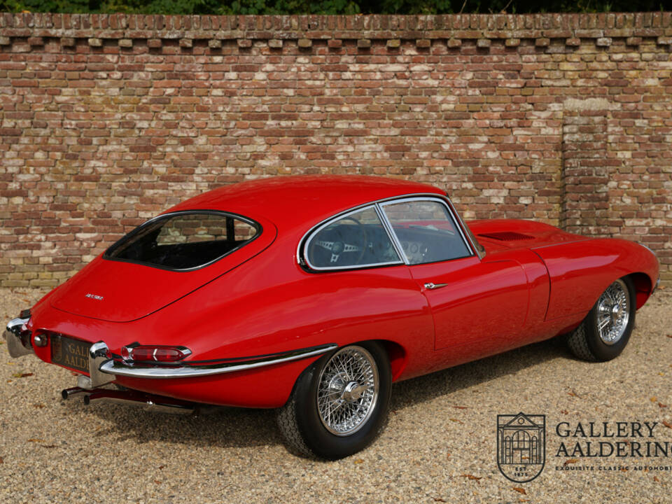 Image 2/50 de Jaguar E-Type 3.8 (1963)