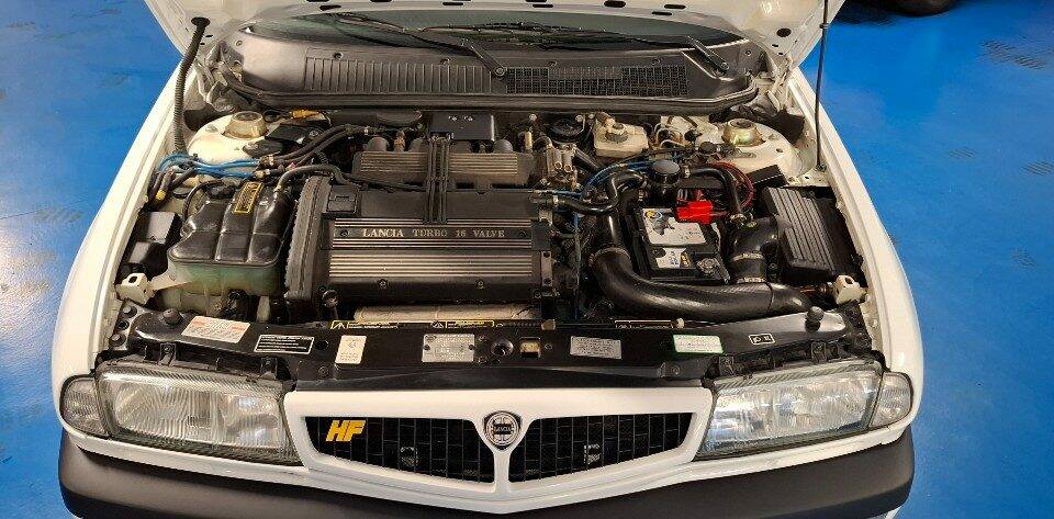 Image 14/49 of Lancia DELTA HPE 2.0 16V TURBO 3 (1997)