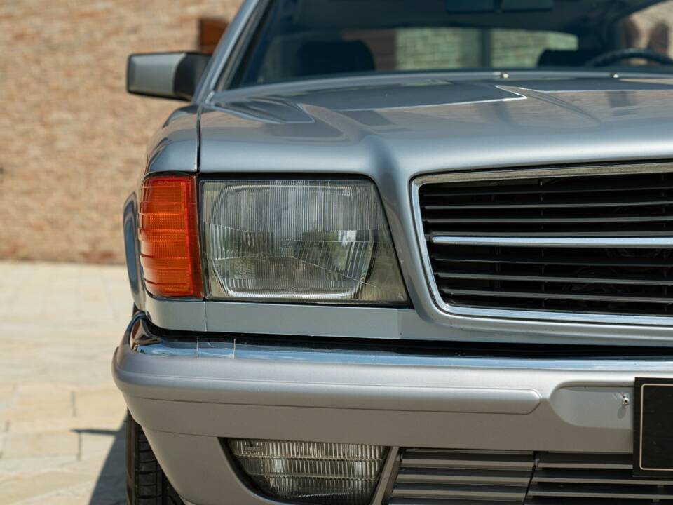 Afbeelding 12/50 van Mercedes-Benz 380 SEC (1982)