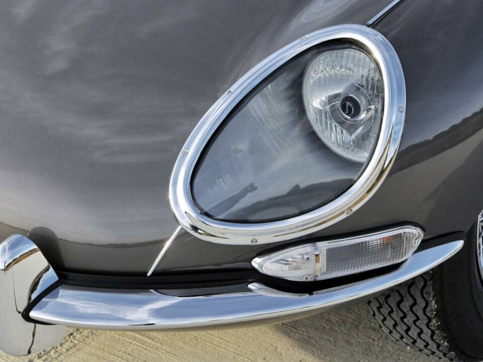 Image 15/50 de Jaguar E-Type 3.8 Flat Floor (1961)
