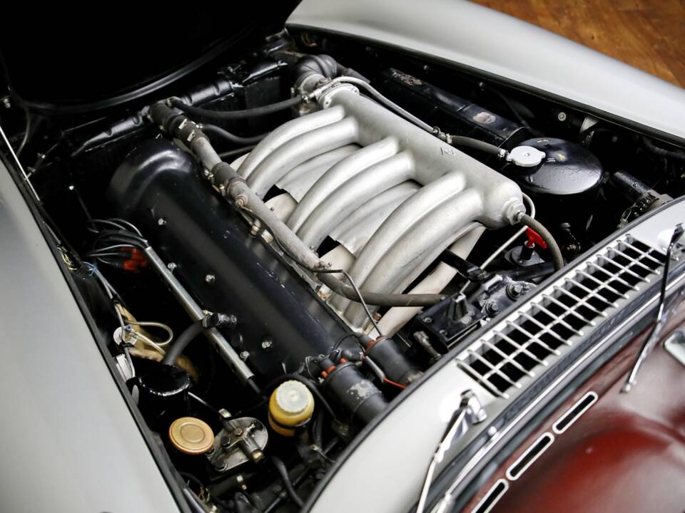Image 23/26 of Mercedes-Benz 300 SL Roadster (1959)