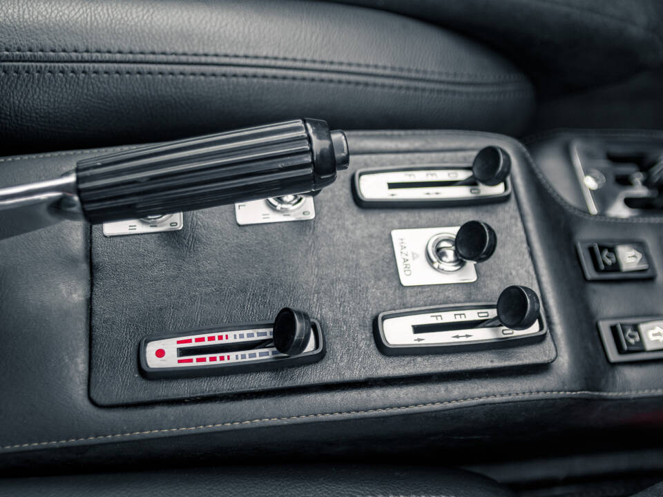 Image 35/52 of Ferrari 512 BB (1978)