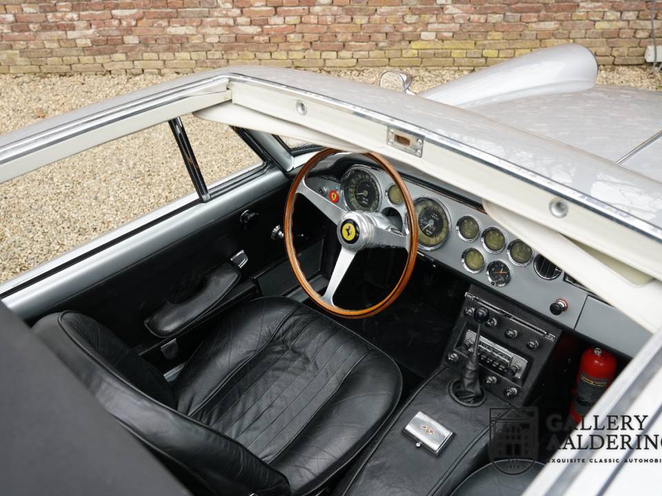 Imagen 48/50 de Ferrari 250 GT&#x2F;E (1964)