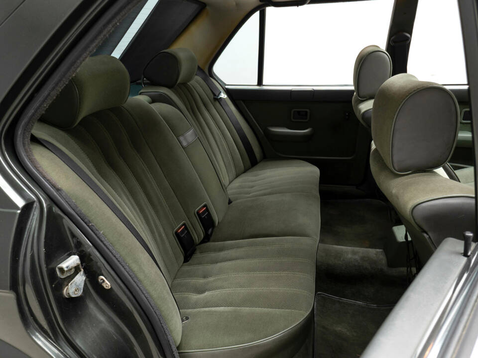 Immagine 19/43 di BMW 528i (1986)