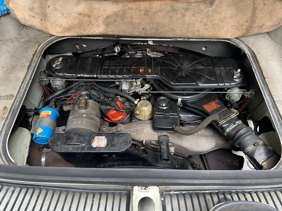 Image 24/37 of Volkswagen Karmann Ghia 1600 L (1968)