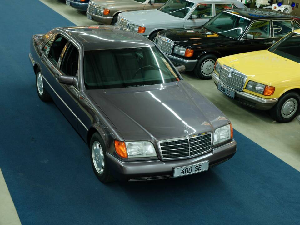 Bild 1/50 von Mercedes-Benz 400 SE (1991)