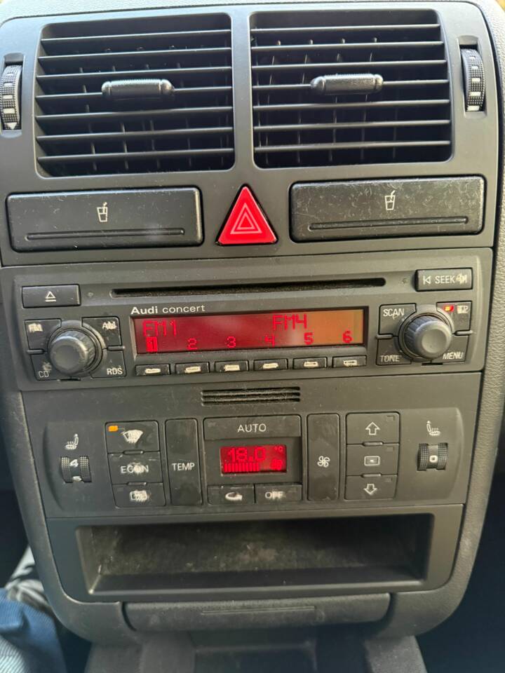Imagen 55/59 de Audi A2 1.4 (2001)