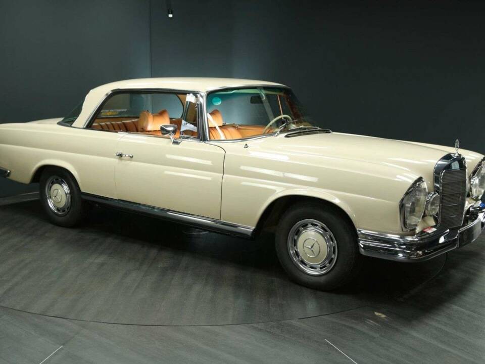 Afbeelding 7/50 van Mercedes-Benz 280 SE (1969)