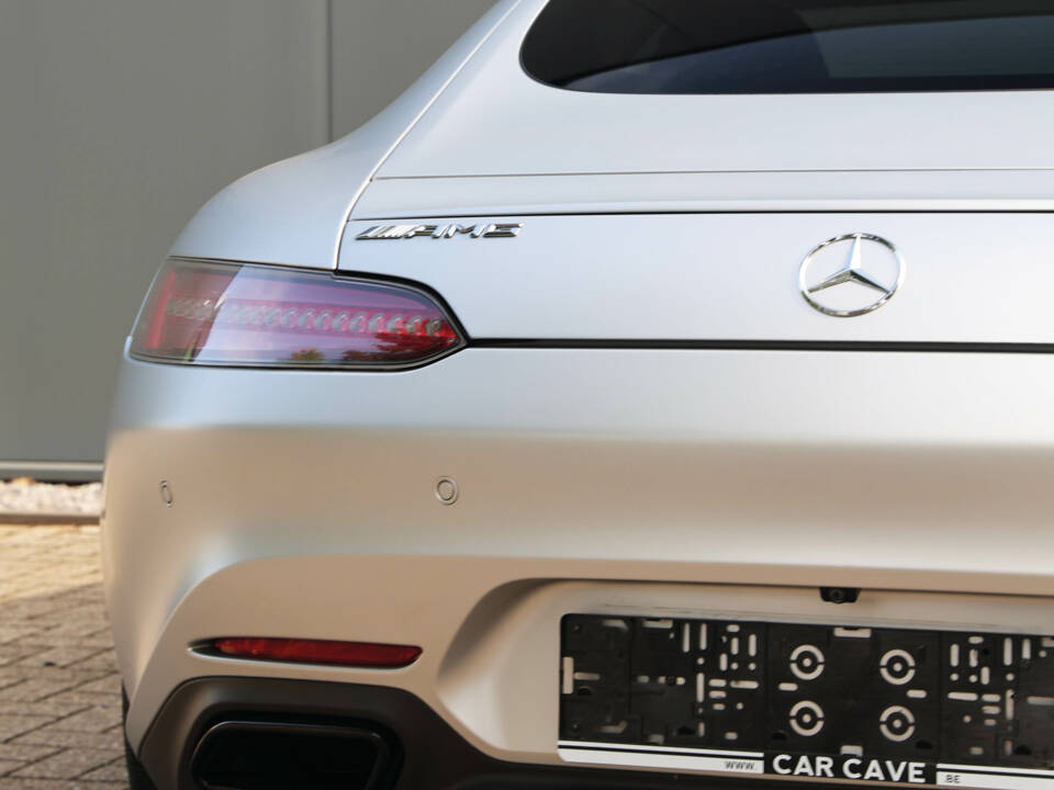 Image 35/56 of Mercedes-AMG GT-S (2017)