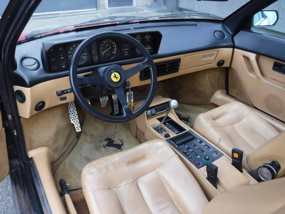 Image 44/50 of Ferrari Mondial 3.2 (1988)