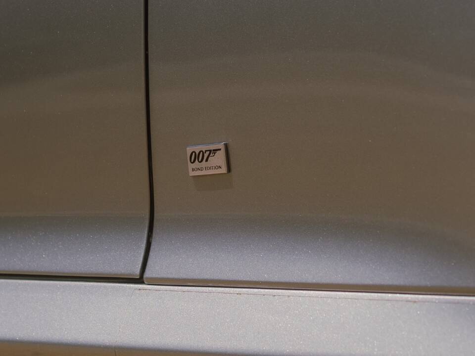 Image 29/96 of Aston Martin DB 9 GT "Bond Edition" (2015)