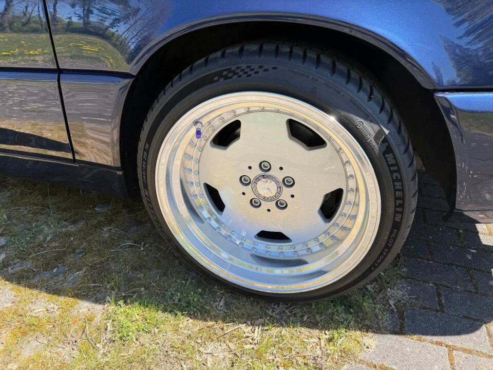 Afbeelding 10/36 van Mercedes-Benz SL 320 (2000)