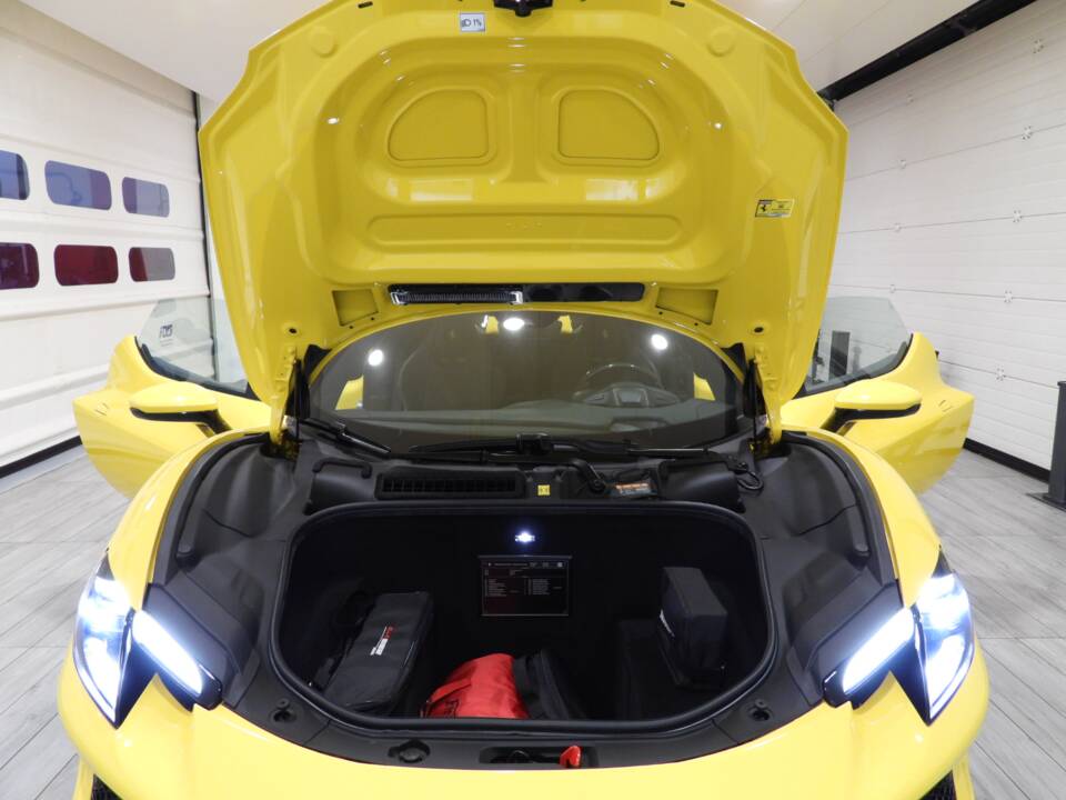 Image 10/15 of Ferrari 296 GTS (2025)