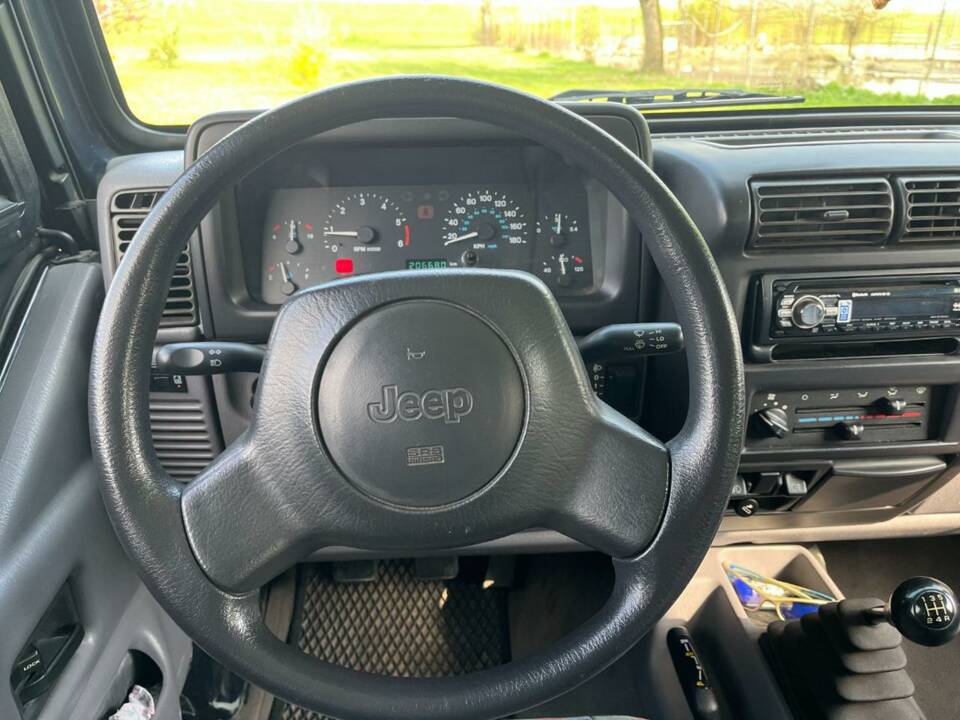 Image 13/38 of Jeep Wrangler Sport Hardtop 2.5 (1997)