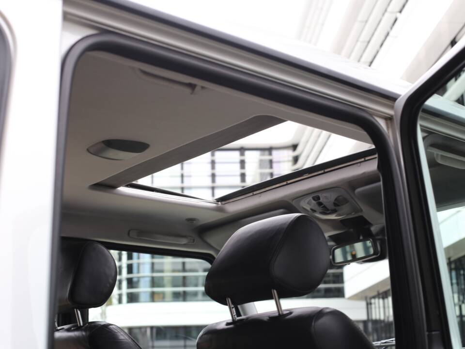 Image 32/64 of Mercedes-Benz G 400 CDI (LWB) (2004)