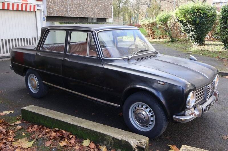 Image 2/33 of Alfa Romeo Giulia 1300 TI (1966)