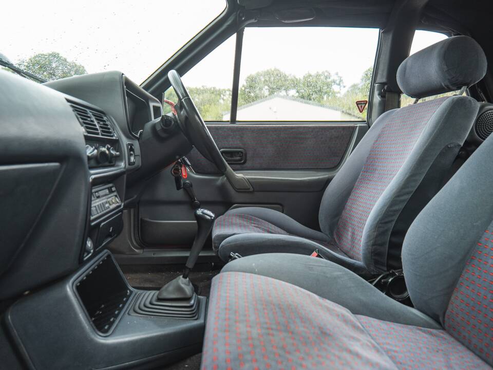 Immagine 17/50 di Ford Escort IV XR3i (1987)