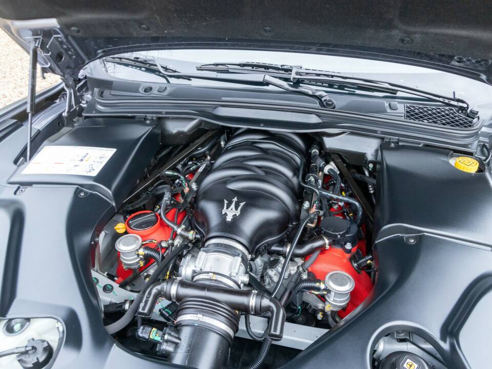 Bild 40/50 von Maserati GranCabrio Sport (2015)