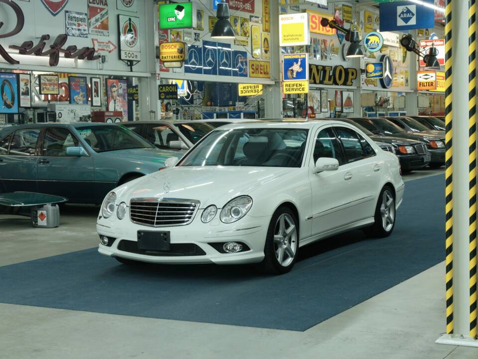 Bild 10/50 von Mercedes-Benz E 500 (2007)