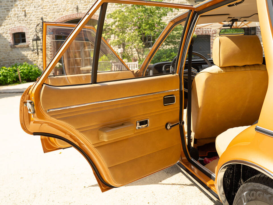 Image 34/57 of Ford Granada Turnier 2,3 (1976)