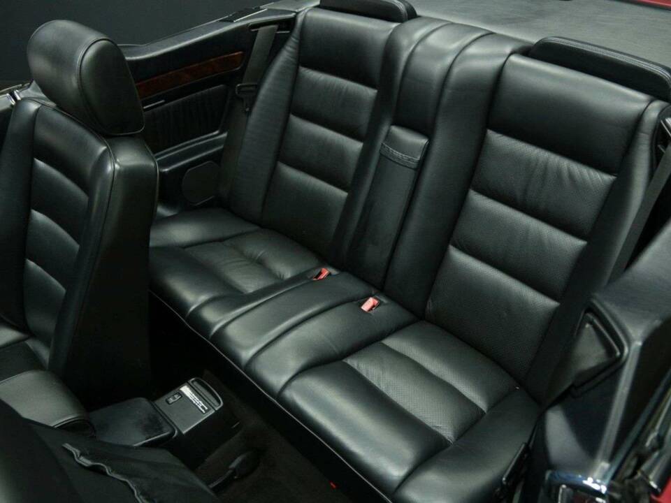 Bild 22/50 von Mercedes-Benz 300 CE-24 (1992)