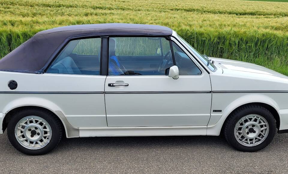 Imagen 4/6 de Volkswagen Golf I Cabrio 1.8 (1988)
