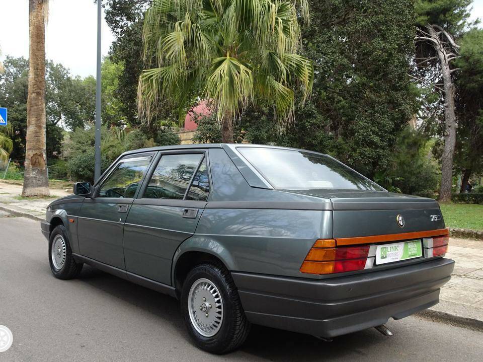 Imagen 3/10 de Alfa Romeo 75 1.8 (1988)