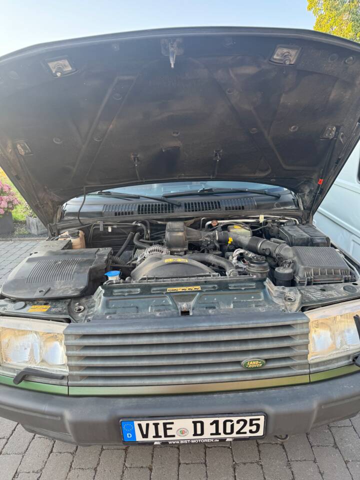 Bild 19/28 von Land Rover Range Rover 4.6 HSE (1998)